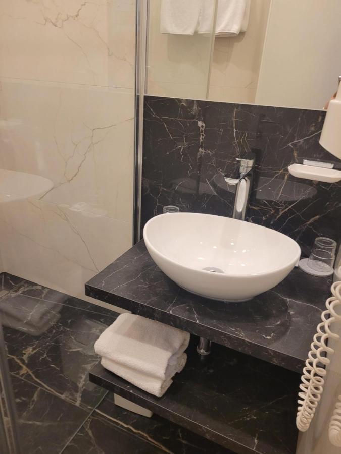 Hotel Restaurant Ruppert Walluf Dış mekan fotoğraf